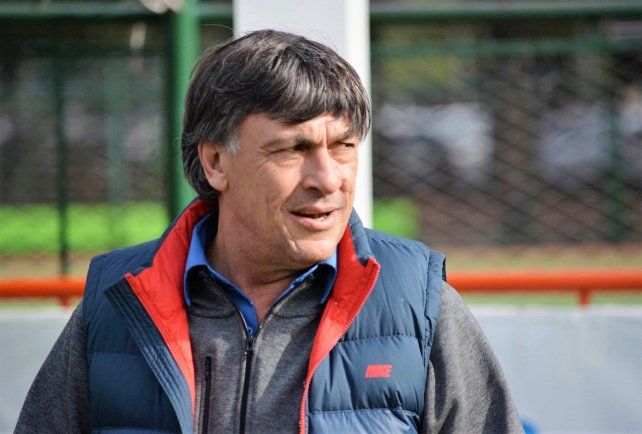 El exentrenador de Los Pumas es uno de los armadores de la Superliga Americana.