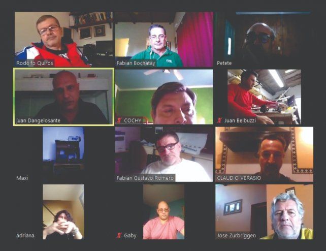 Los dirigentes de la FSV de toda la provincia mantienen reuniones semanalmente por videoconferencia.
