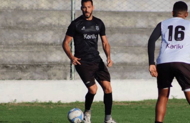 Carlos Frontini reclama el r&eacute;cord que tiene Sebasti&aacute;n Abreu. Gentileza | Al &Aacute;ngulo