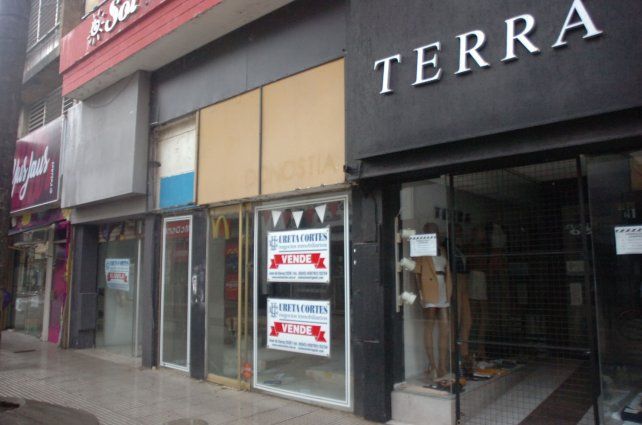 Angustiante. Es la situación de los comercios, con las puertas cerradas desde hace más de un mes. 