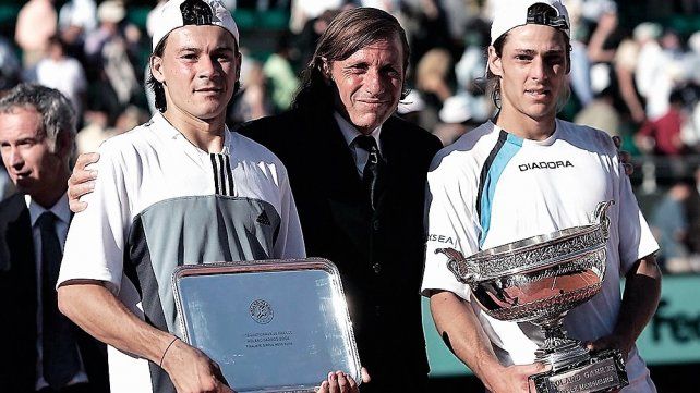 Histórica postal del tenis argentino; Guillermo Coria, Guillermo Vilas y Gaudio.