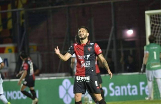 Guillermo Celis no pudo afianzar en Col&oacute;n y volver&iacute;a a Colombia. Prensa Col&oacute;n