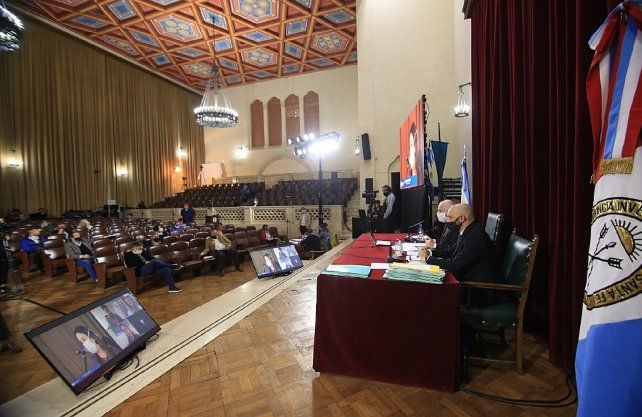 En esta sesi&oacute;n de Diputados hubo tres legisladores que participaron desde sus hogares. La emergencia sanitaria por dengue recibi&oacute; 34 votos afirmativos y 10 abstenciones.