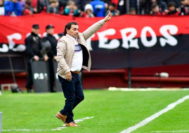 Gustavo Coleoni cambi&oacute; de parecer y espera por la respuesta de los dirigentes de Central C&oacute;rdoba