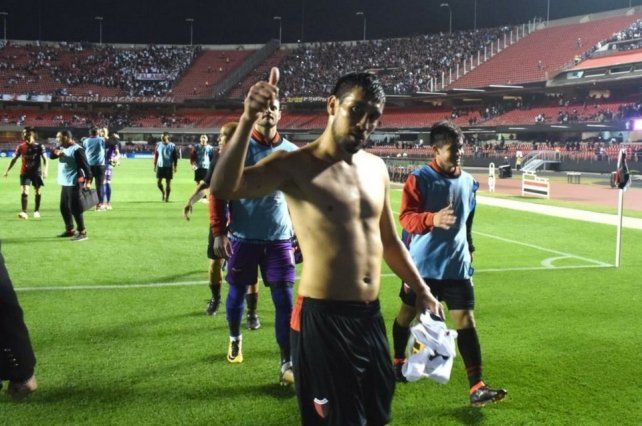 Marcelo Estigarribia reconoci&oacute; que est&aacute; muy c&oacute;modo en Santa Fe, pero que no le cierra la puerta al f&uacute;tbol de Paraguay