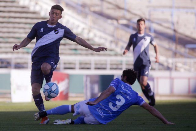 Lucas Algozino tuvo mucha participaci&oacute;n el Alvarado y es otro de los jugadores que deber&iacute;a volver a Uni&oacute;n. Es otro de los contratos que finaliza. Gentileza La Capital de Mar del Plata