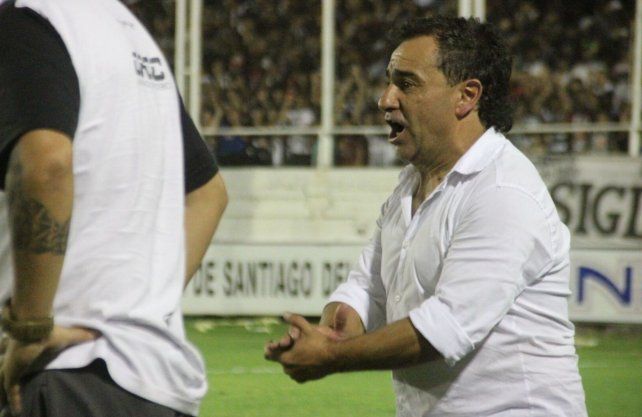 Uni&oacute;n est&aacute; buscando t&eacute;cnico y Gustavo Coleoni admiti&oacute; que se dio un 