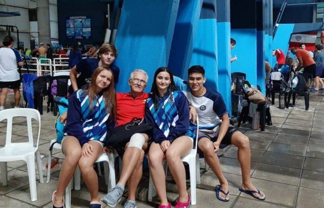 Strnad junto al equipo de Gimnasia en el Torneo de la Rep&uacute;blica en el Cenard.