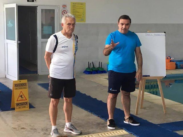 Ra&uacute;l Strnad junto a otro referente de Gimnasia y Esgrima como Ra&uacute;l Araya.