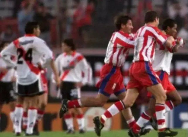 Juan José Jayo convirtió un golazo para abrir el marcador en la victoria de Unión ante River en 2000.