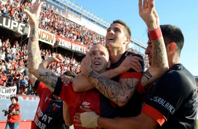 Cristian Llama record&oacute; su lindo paso por Santa Fe en Col&oacute;n, donde disput&oacute; 23 partidos y marco cinco goles. Entre lo m&aacute;s destacado, reconoci&oacute; a la hinchada.