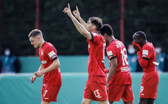 Lucas Alario se anot&oacute; en la clasificaci&oacute;n a la final de Bayer Leverkusen