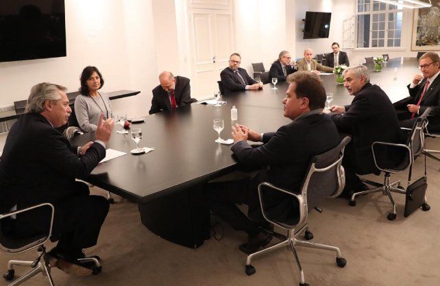 En la &uacute;ltima reuni&oacute;n de Omar Perotti con el Presidente y los directivos de Vicentin no se utiliz&oacute; tapabocas pero, aseguran, se garantiz&oacute; el distanciamiento social.
