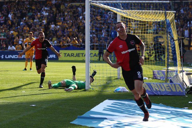 Newell's quiere retener a Cristian Lema, que estar&iacute;a en el radar de Col&oacute;n otra vez