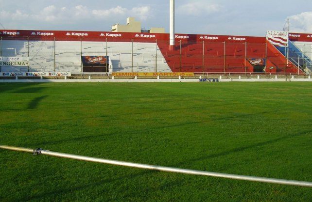 El campo de juego del estadio 15 de Abril luce mejor que nunca en esta cuarentena por la pandemia del coronavirus