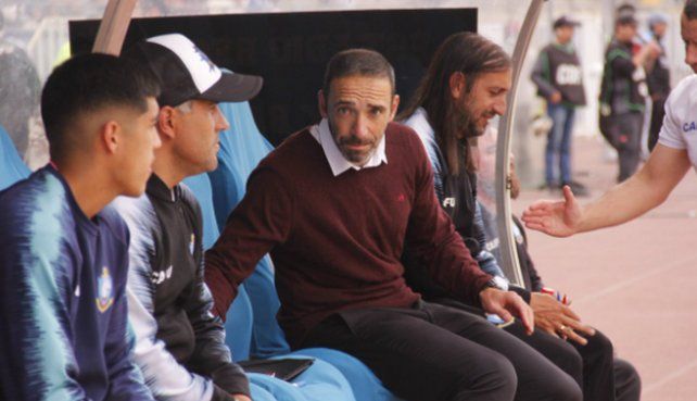 Azconz&aacute;bal ya se encuentra en Santa Fe y reci&eacute;n podr&aacute; ponerse al frente del plantel de Uni&oacute;n el 20 de agosto.