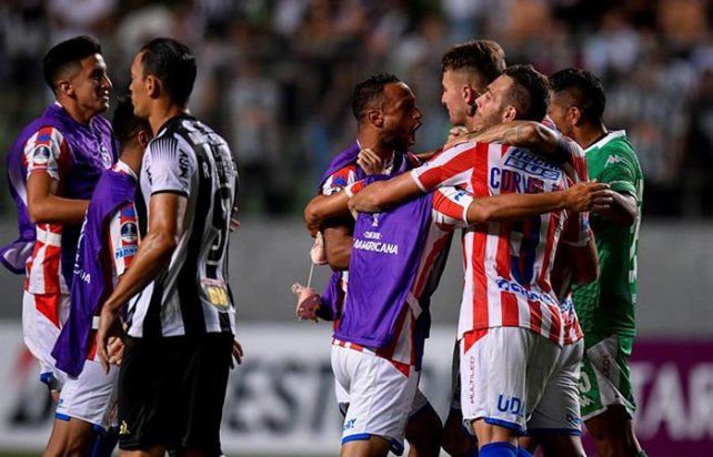 Uni&oacute;n espera rival para la disputa de la segunda fase de la Copa Sudamericana, en un aspecto deportivo trascendental.