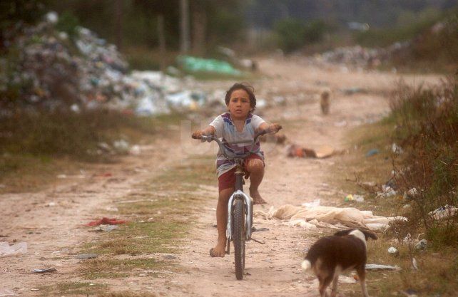 Decenas de ni&ntilde;os y ni&ntilde;as viven o est&aacute;n en el vertedero municipal, sin resguardo alguno o protecci&oacute;n.