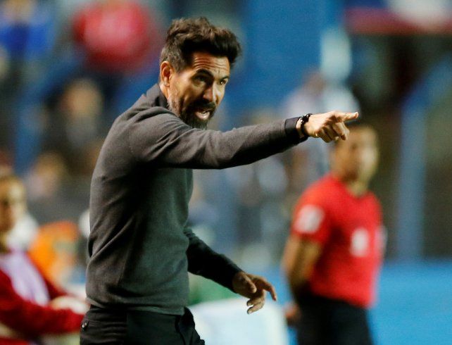 El entrenador de Col&oacute;n apuesta a lo f&iacute;sico para luego pensar en lo futbol&iacute;stico