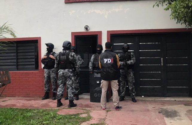 Los allanamientos en barrio Los Hornos.