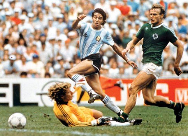 Jorge Burruchaga definió el partido con una corrida espectacular.