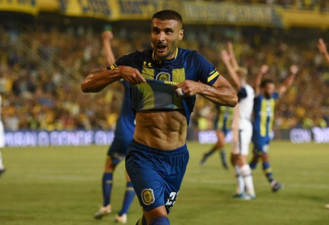 Uni&oacute;n apunto a Sebasti&aacute;n Ribas, sin lugar en Lan&uacute;s. Foto: Prensa Rosario Central