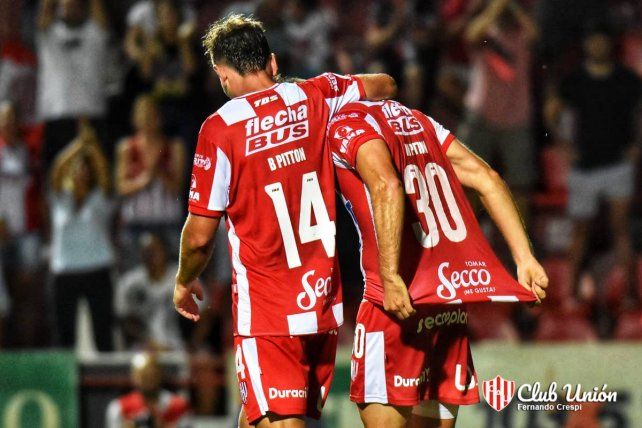 Uni&oacute;n espera que San Lorenzo les termine de pagar los pases de Bruno y Mauro Pitt&oacute;n.