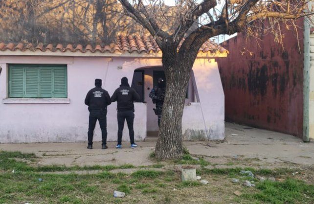 Apresaron a narcopenitenciario y su mujer policía con un kilo de cocaína y 150 mil pesos