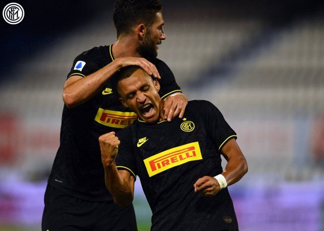 Inter no tuvo piedad con el descendido Spal en el Calcio y qued&oacute; como escolta del puntero Juventus.