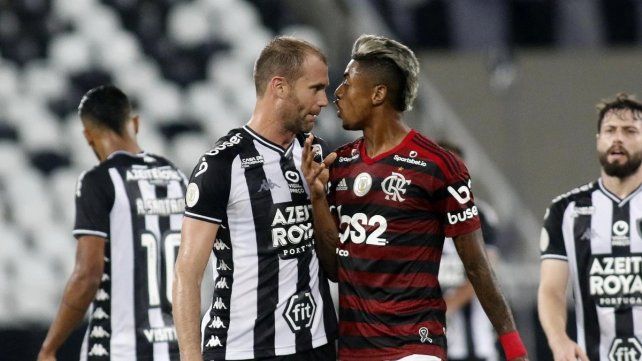 Joel Carli negocia con Uni&oacute;n su incorporaci&oacute;n tras su paso por Botafoto de Brasil.