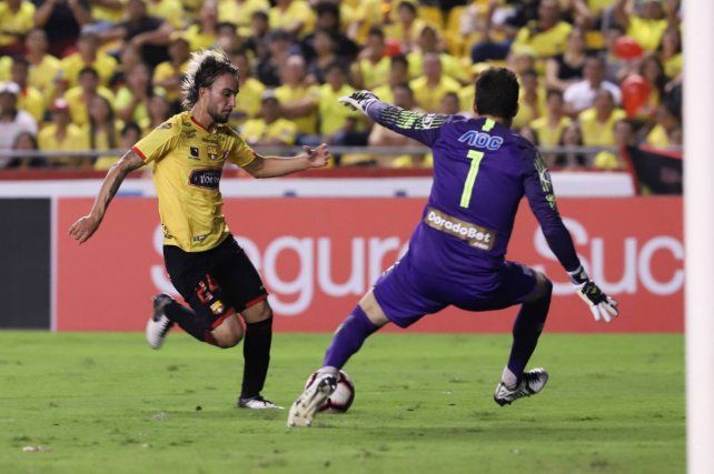 Colón no podría competir con Boavista de Portugal, que tendría también en la mira al volante colombiano Sebastián Pérez, sin lugar en Boca