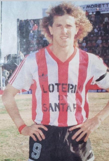 El Potro Echaniz convirti&oacute; el primer gol de Uni&oacute;n ante Col&oacute;n en la final de ida en el Brigadier L&oacute;pez.