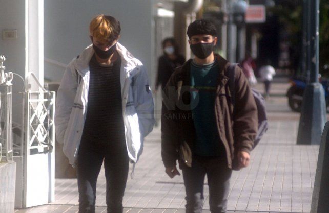 ¿Cómo se ubica la ciudad de Santa Fe en cantidad de casos con relación a otras capitales?