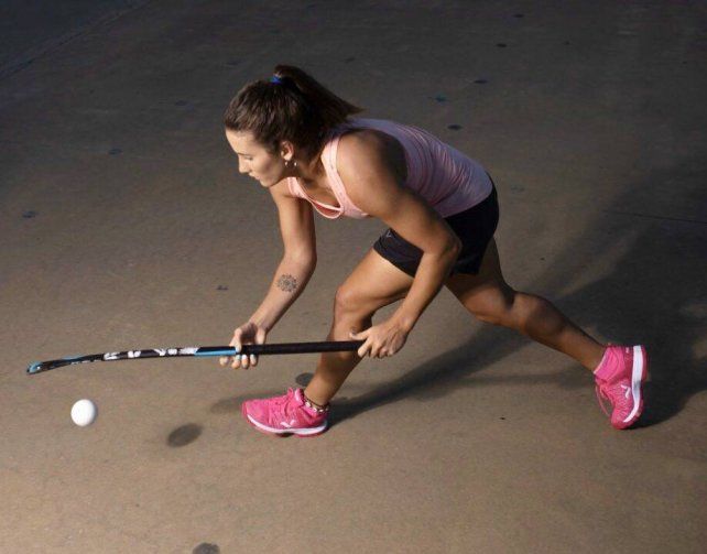 &nbsp;Pili De Biase, exjugadora de La Salle, pidi&oacute; jugar en la l&iacute;nea B de River para poder recibirse.