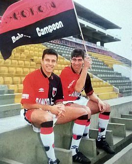 Col&oacute;n venci&oacute; en las dos finales a San Mart&iacute;n de Tucum&aacute;n para volver a Primera luego de 14 a&ntilde;os.