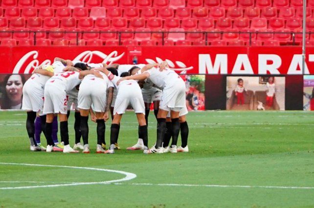 Sevilla report&oacute; un caso de coronavirus en su plantel en el regreso a los entrenamientos.