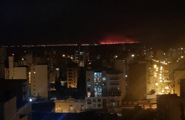 Quema de islas desde la ciudad de Paraná hacia nuestra ciudad