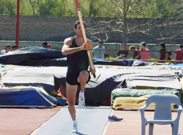 Germán Chiaraviglio va a ser padre, pero sigue entrenando en Concordia.