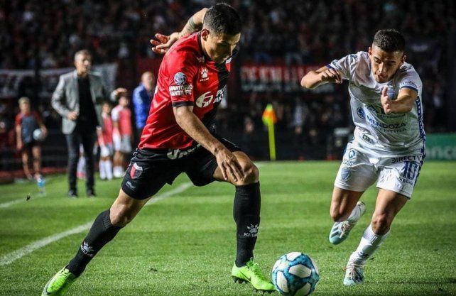 A finales de 2019, River pregunt&oacute; condiciones por Alex Vigo, que prefiri&oacute; quedarse a pelearla en Santa Fe. Prensa Col&oacute;n