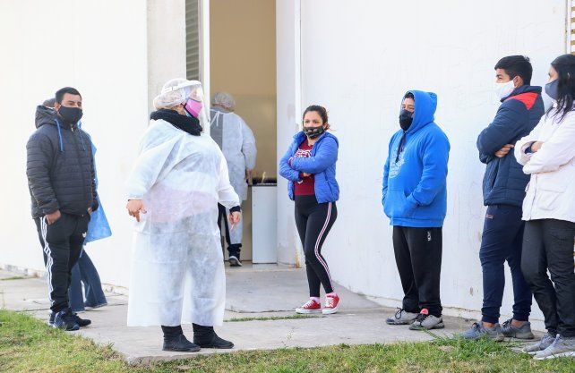 Brote de Covid-19 en Monte Vera: la provincia encuest&oacute; a 90 personas y 39 ten&iacute;an s&iacute;ntomas y fueron hisopados&nbsp;