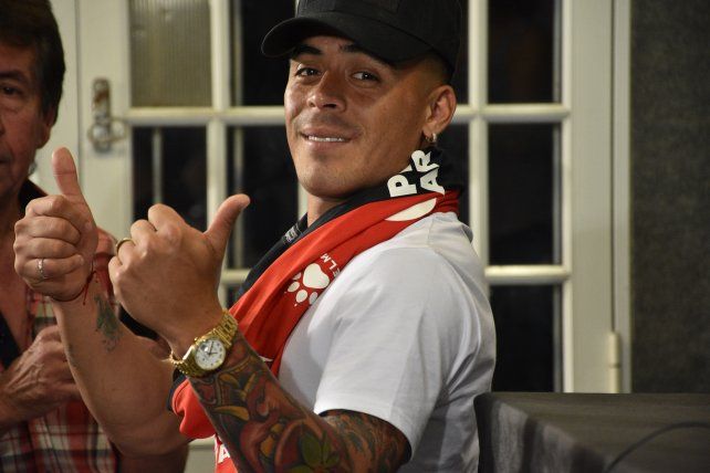 Brian Fern&aacute;ndez decidi&oacute; con el coraz&oacute;n y acept&oacute; los nuevos t&eacute;rminos que la propuesto la dirigencia de Col&oacute;n