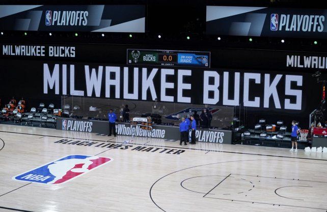 Los jugadores de Milwaukee no se presentaron a jugar como protesta por los hechos de racismo