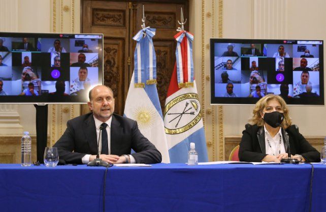 El gobernador de Santa Fe, Omar Perotti, anunci&oacute; restricciones de actividades a partir de las 19.30 en la ciudad de Rosario y otras localidades del sur.