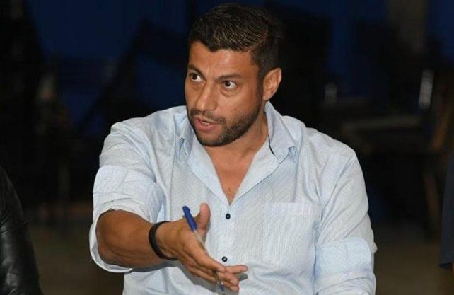 El diputado provincial Gabriel Chumpitaz quiere que vuelvan las clases presenciales con grupos de 10 alumnos y en espacios abiertos.