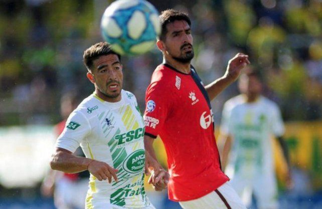 Por ahora la dirigencia de Col&oacute;n no pudo llegar a un acuerdo con Lucas Viatri