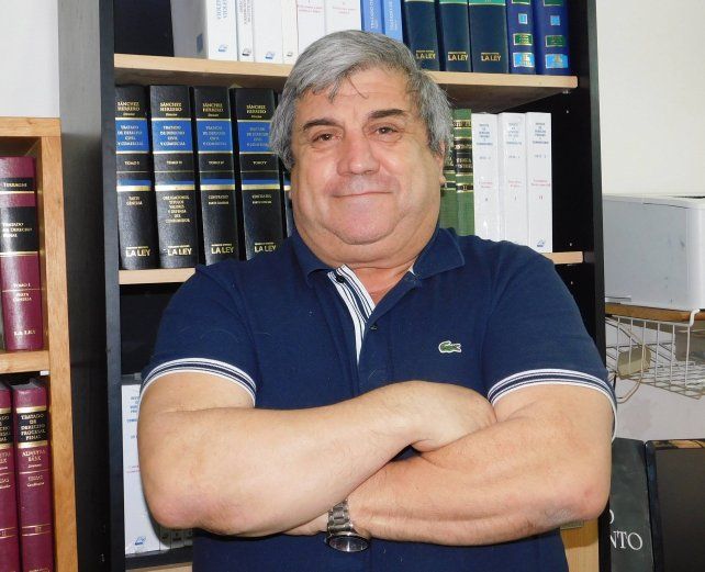  El doctor Qüesta es un apasionado por el rugby, pero también por su profesión de abogado.
