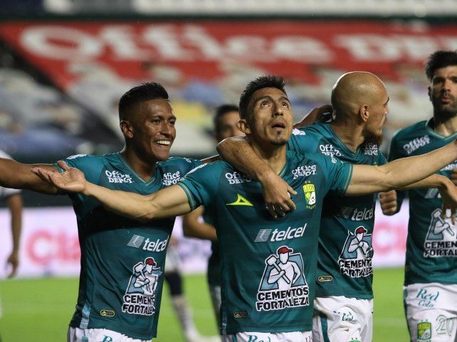 El Le&oacute;n de Emmanuel Gigliotti sigue a paso firme a un punto del l&iacute;der Cruz Azul en la Liga de M&eacute;xico.