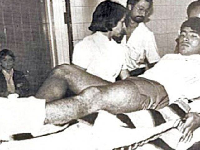 Se cumplen 37 a&ntilde;os de la grave lesi&oacute;n que sufri&oacute; en el tobillo Diego Maradona cuando jugaba en Barcelona.
