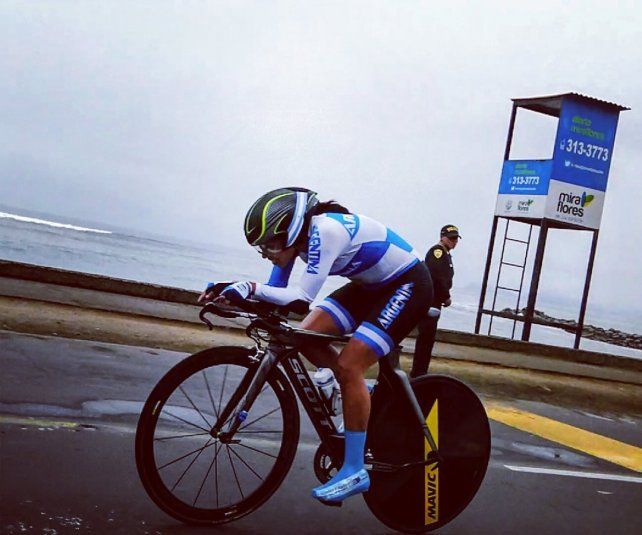 Fernanda Yapura se prepara para participar del Mundial de Ruta de ciclismo en Italia