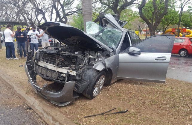 Así quedo el automóvil tras el siniestro.